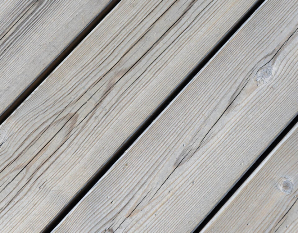 pomysły jak wykorzystać deski kompozytowe w ogrodzie